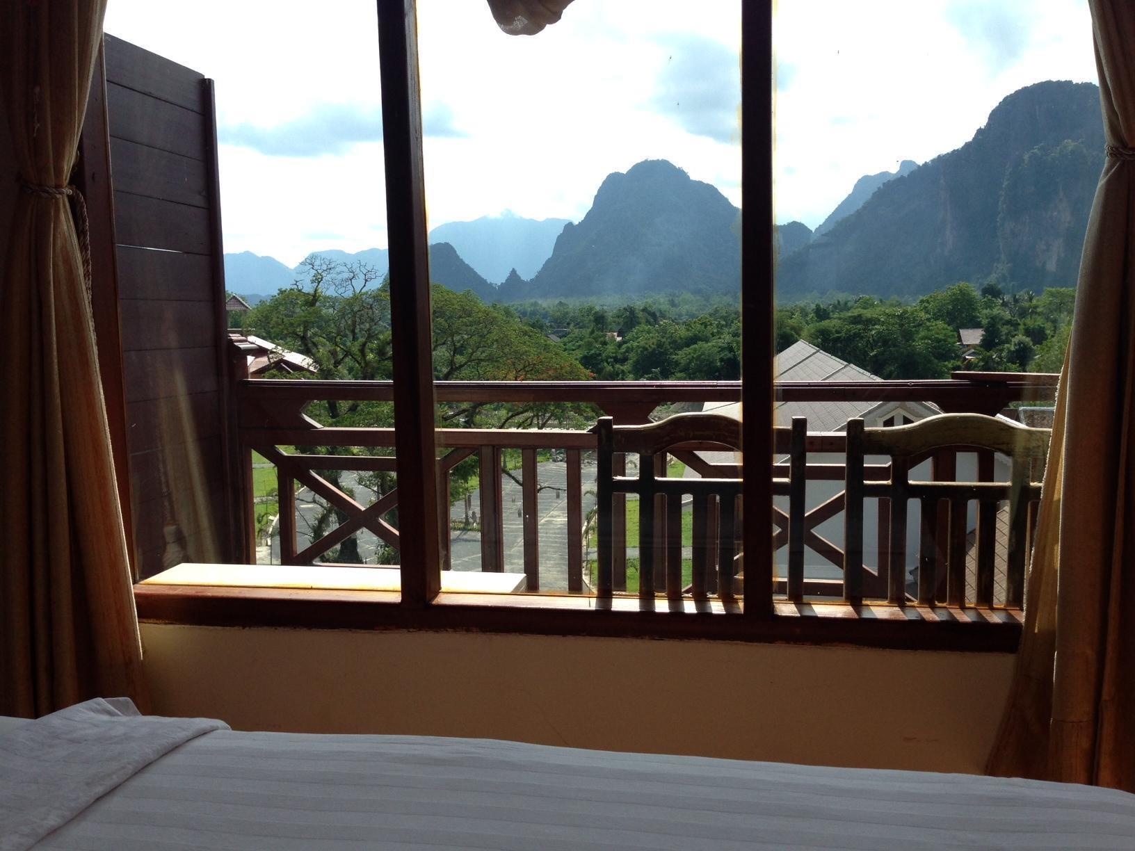 Thavisouk Riverside Hotel Vang Vieng Exterior foto