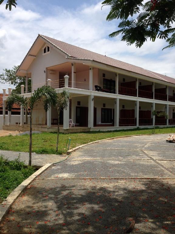 Thavisouk Riverside Hotel Vang Vieng Exterior foto