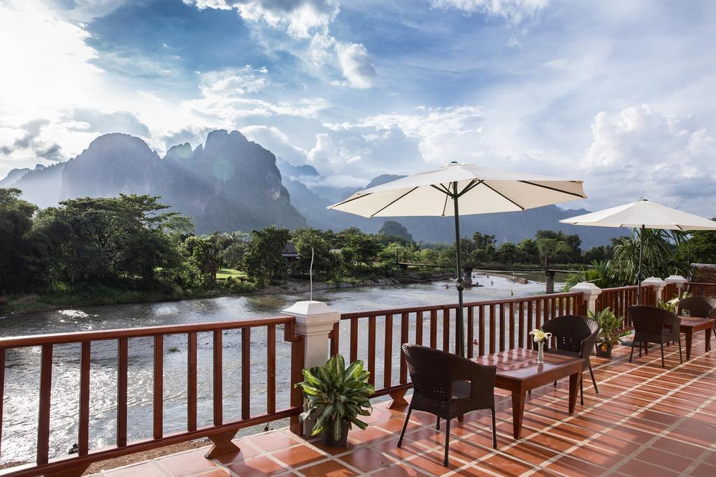 Thavisouk Riverside Hotel Vang Vieng Exterior foto