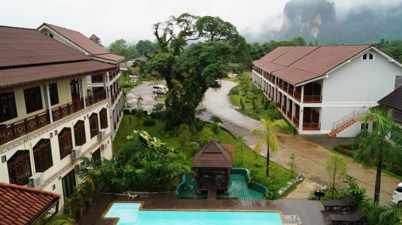 Thavisouk Riverside Hotel Vang Vieng Exterior foto